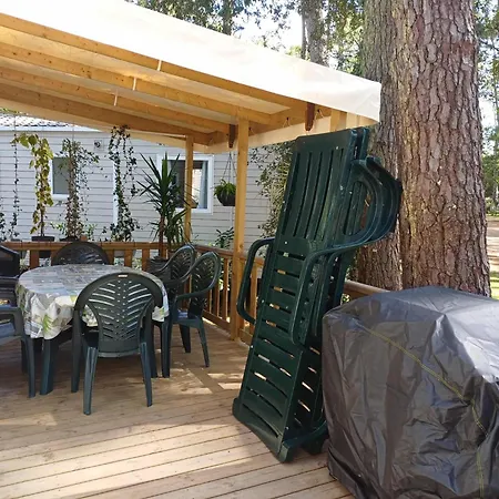 Mobil A Dans Les Landes Pres De La Kemp